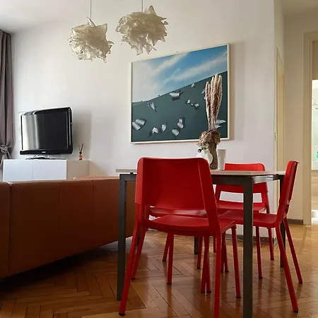 Elegante Apartmento Nel Centro Storico Di Lejlighed